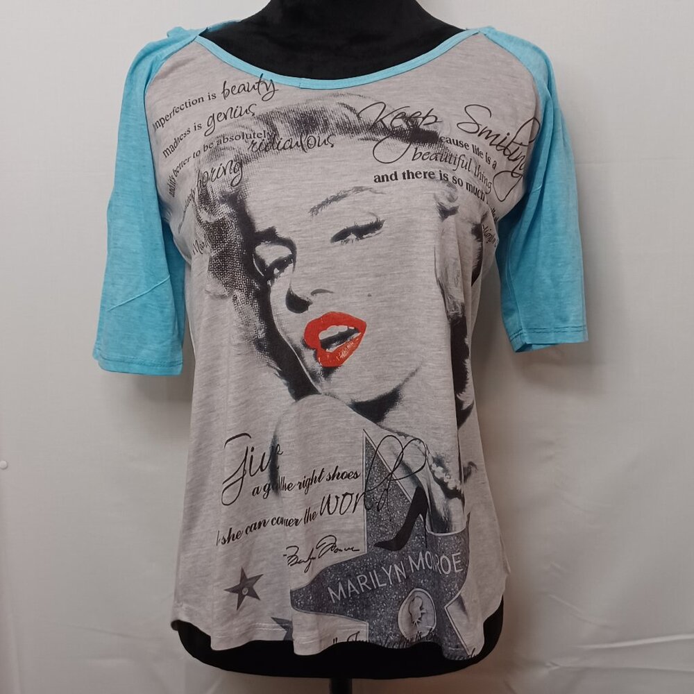 Women's‎ Passion I Marilyn Monroe Tee with Hoodie Size XL